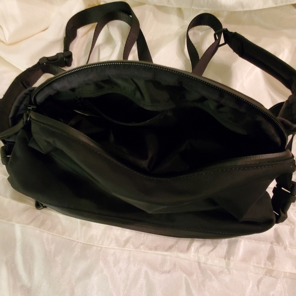 bag tote bag travel BEIS The in Brown COLOR:First Lite Cipher color_Multi it securely holds all Hiking Backpack Cool Waterproof